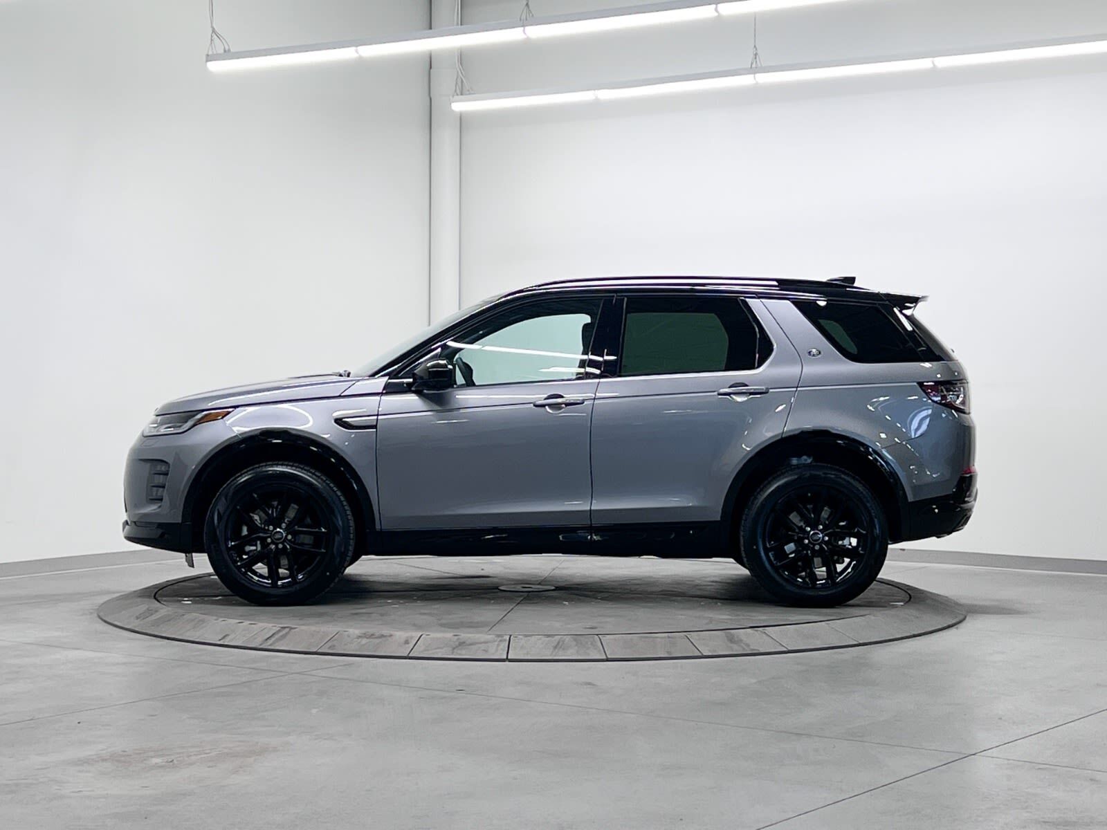 Land Rover Discovery Sport 2025