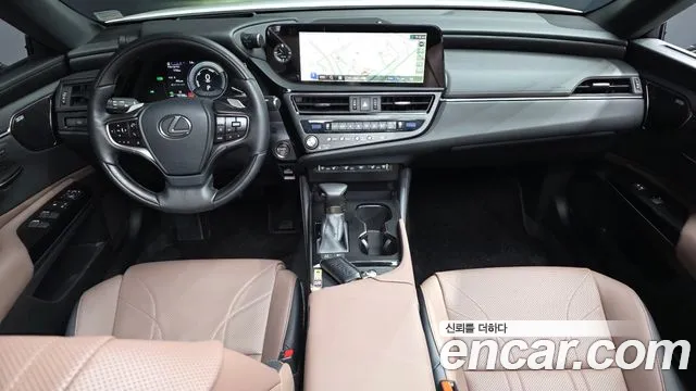 Lexus ES 2024