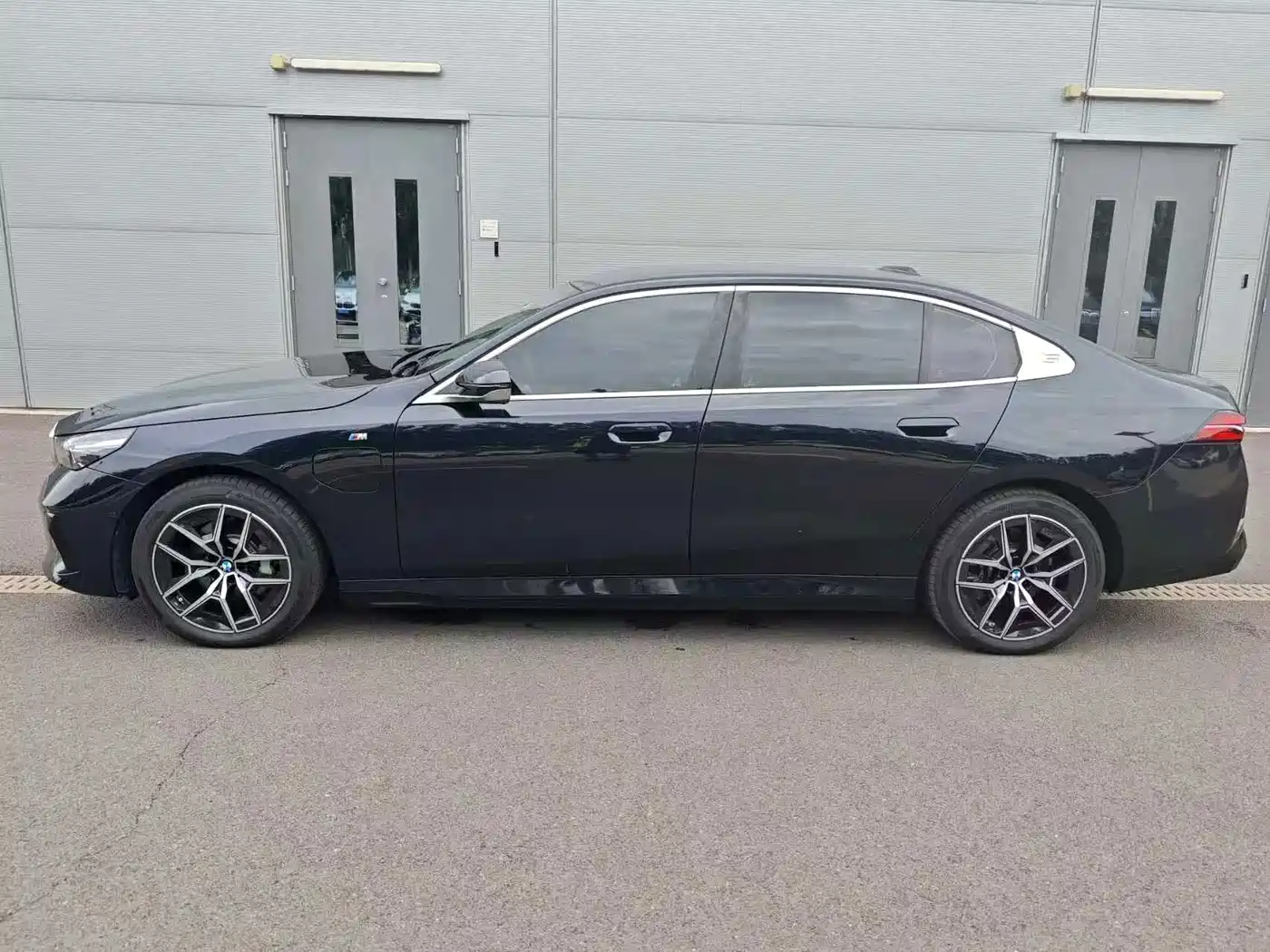 BMW i5 2025