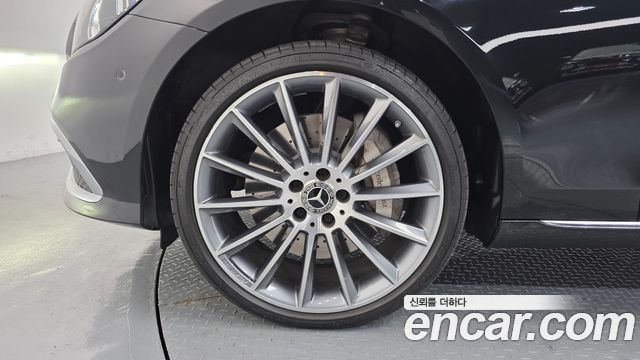 Mercedes-Benz E-Класс 2023