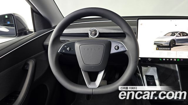 Tesla Model Y 2025