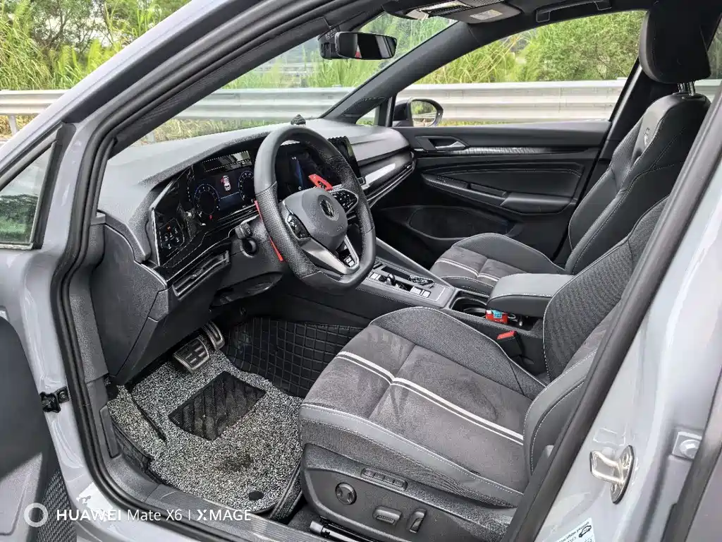 Volkswagen Golf 2024