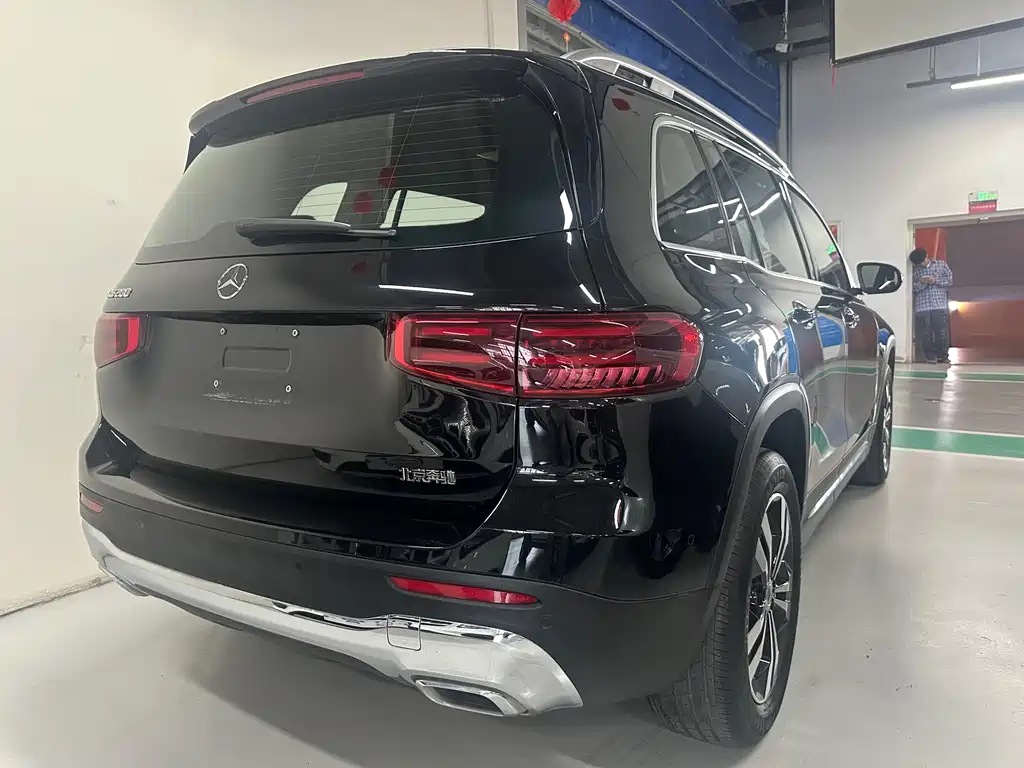 Mercedes-Benz GLB 2023