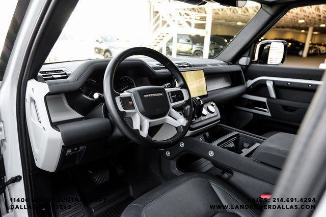 Land Rover Defender 2023