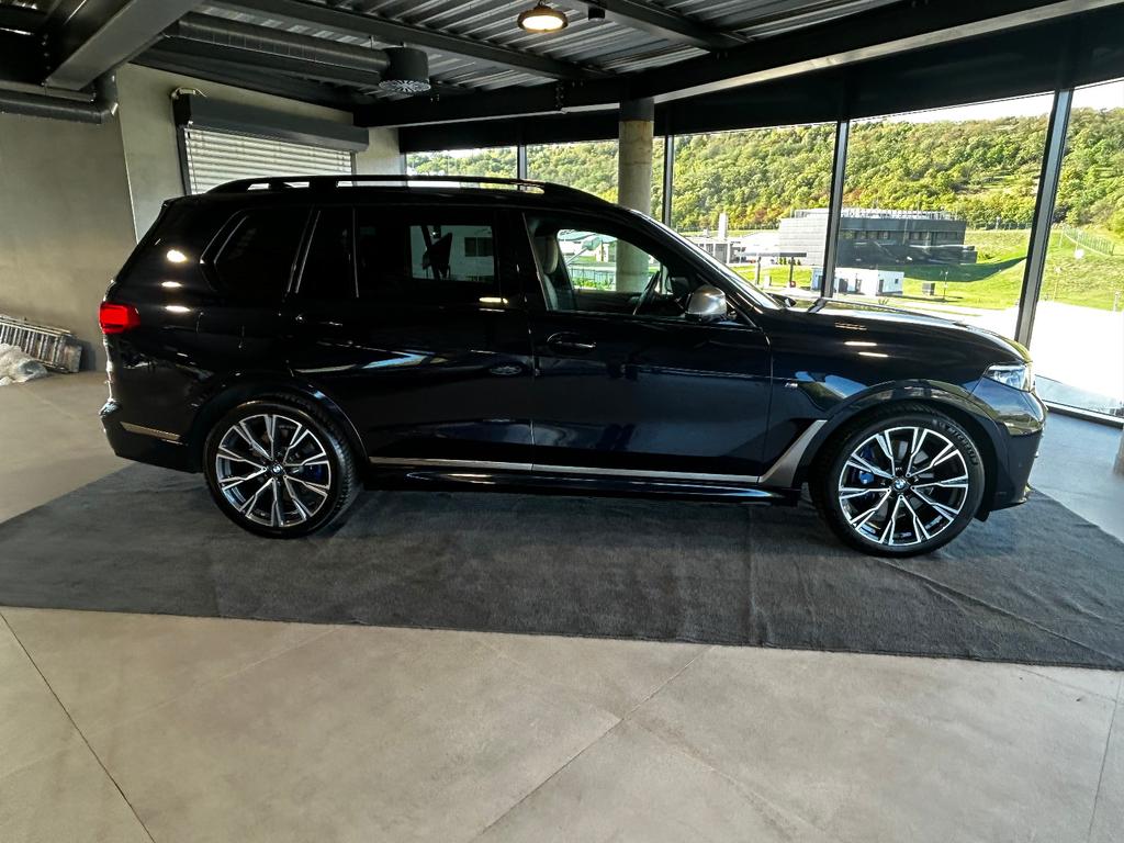 BMW X7 2021