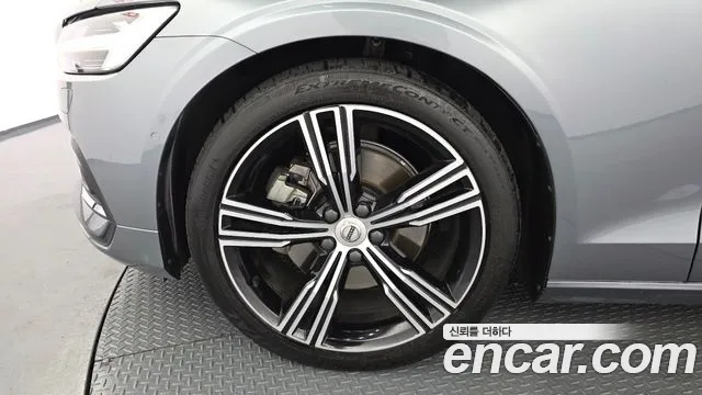 Volvo S60 2021