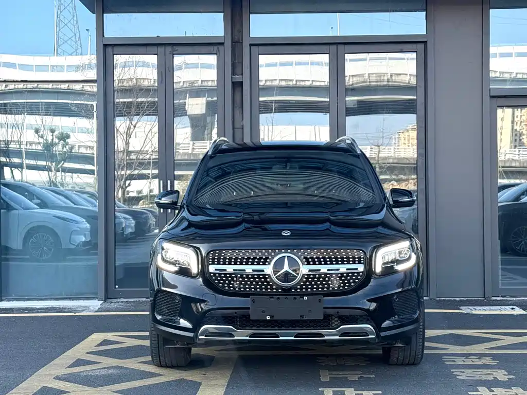 Mercedes-Benz GLB 2023