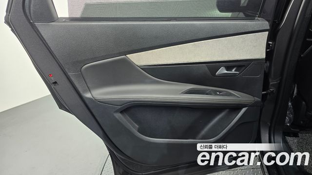 Peugeot 5008 2021