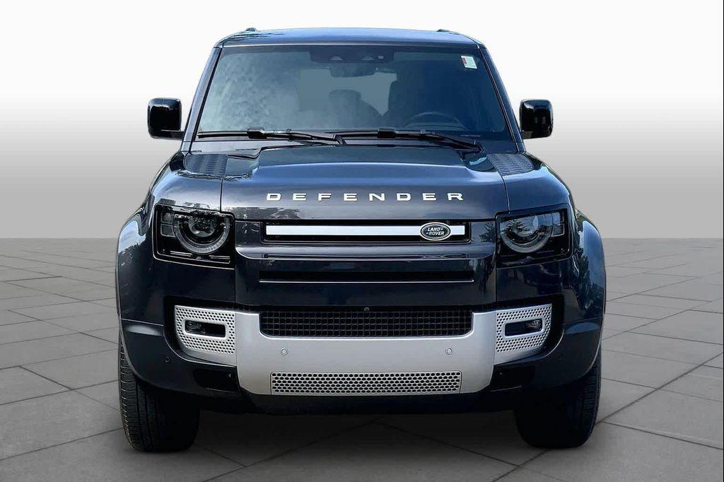 Land Rover Defender 2024