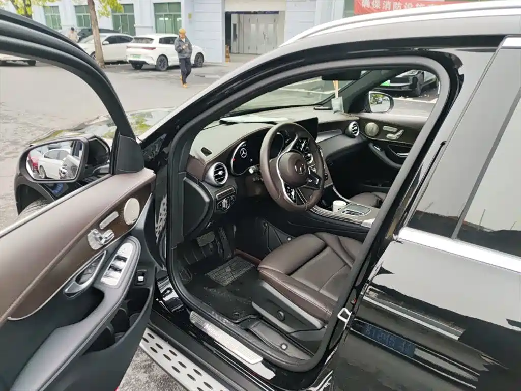 Mercedes-Benz GLC 2023