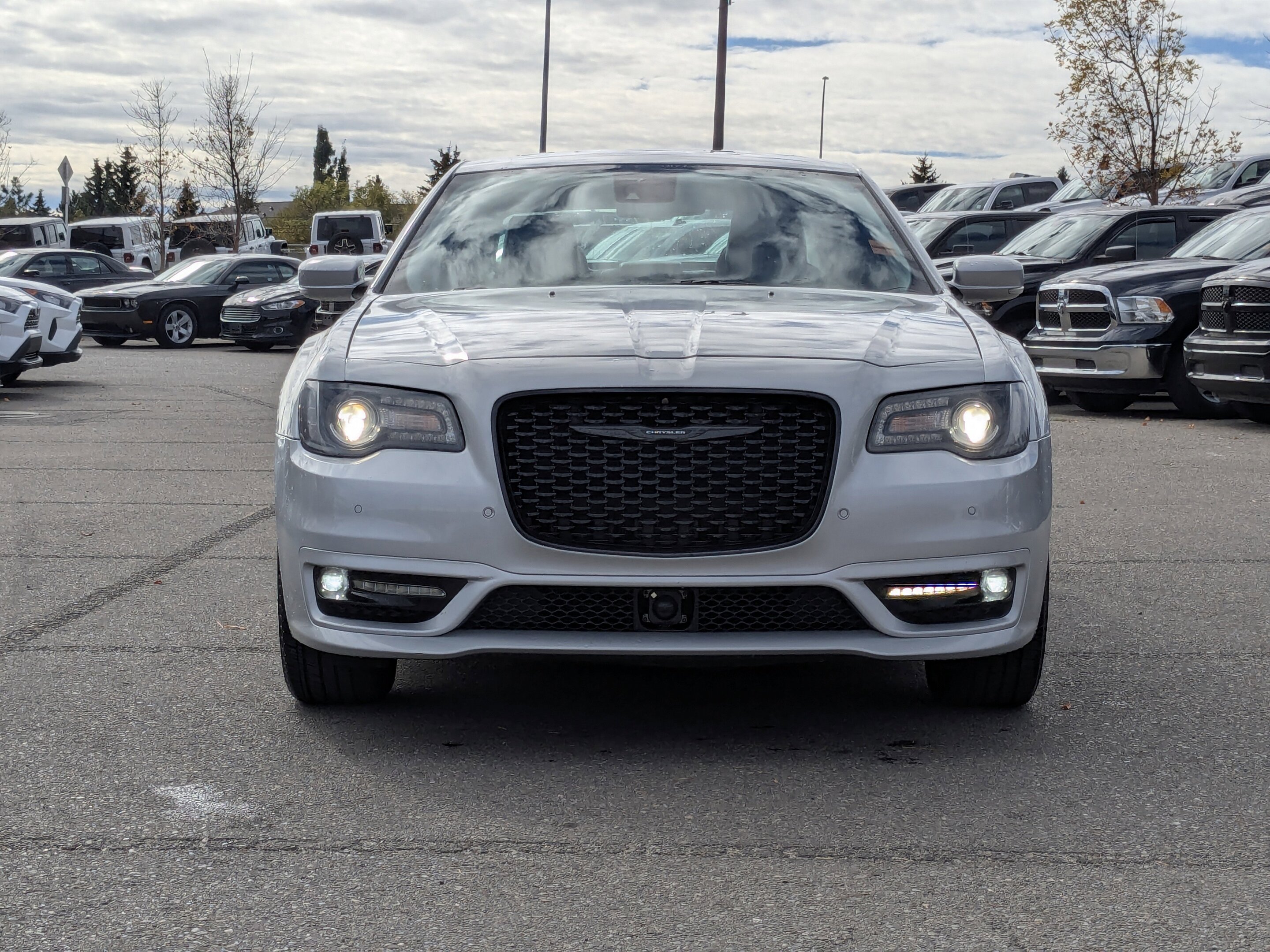 Chrysler 300 2023