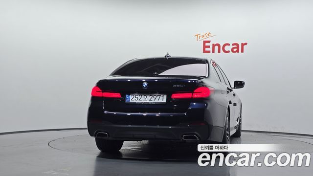 BMW 5 серии 2021