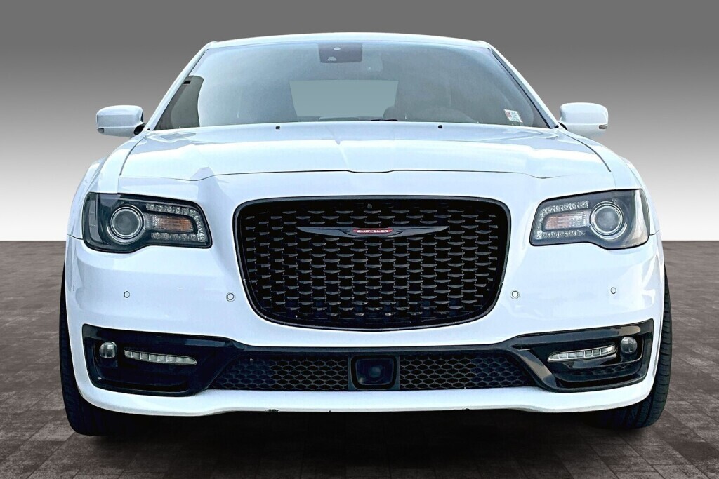 Chrysler 300 2023