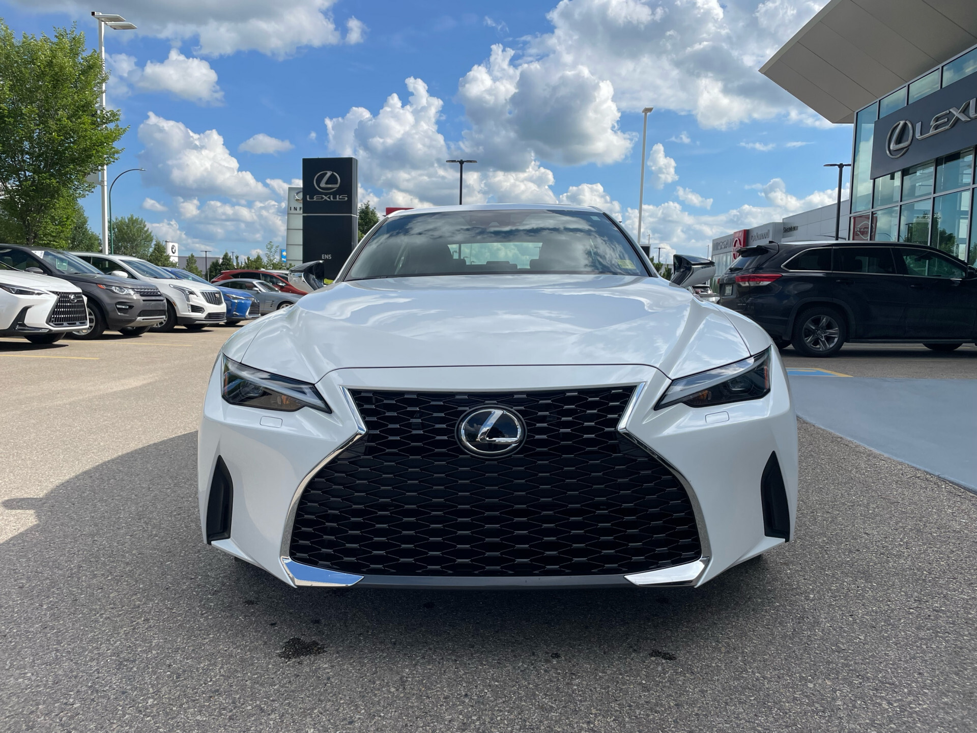 Lexus IS 2024