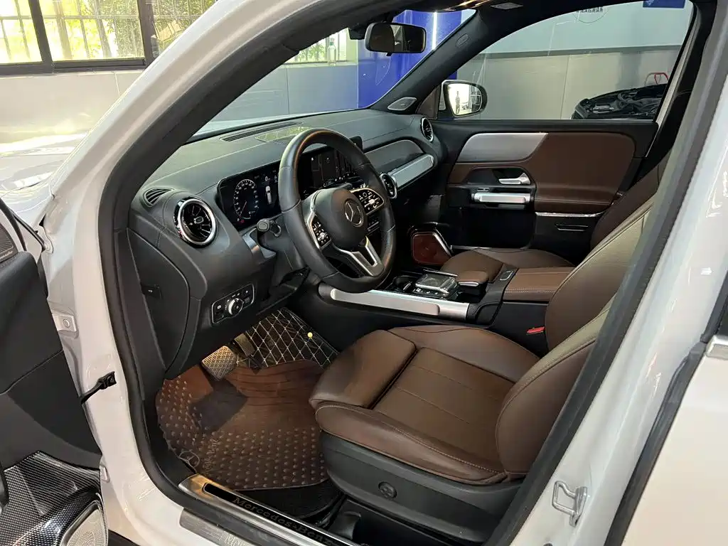 Mercedes-Benz GLB 2023
