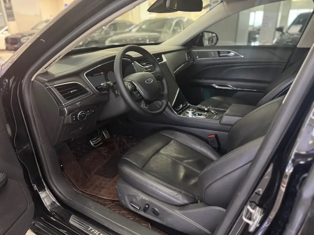 Ford Taurus 2021