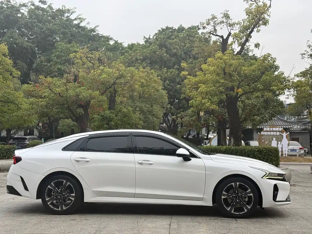 Kia K5 2023