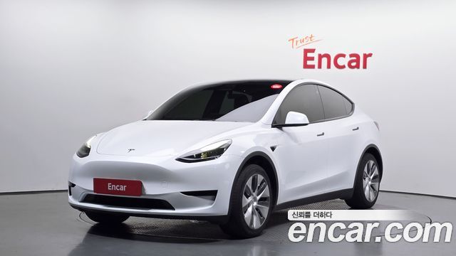 Tesla Model Y 2024