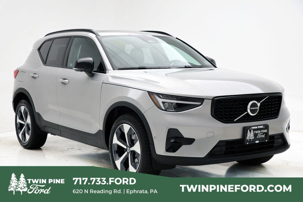 Volvo XC40 2025