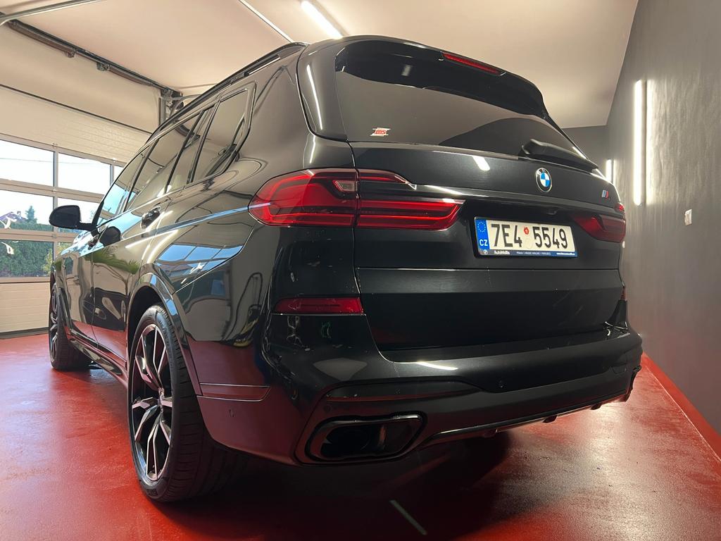 BMW X7 2021