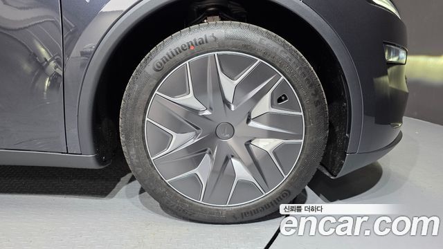 Tesla Model Y 2026