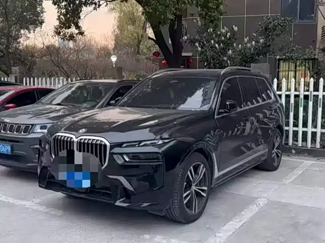 BMW X7 2023